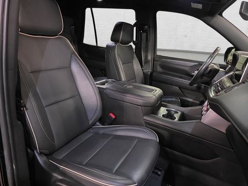 Used 2021 GMC Yukon SLT w/ SLT Premium Package image 10