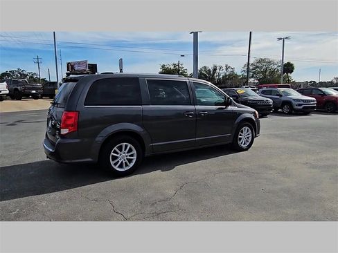 Used 2019 Dodge Grand Caravan SXT image 31