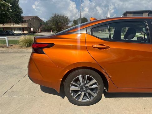 Used 2020 Nissan Versa SV FWD image 5