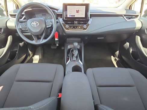 Used 2025 Toyota Corolla LE FWD image 12