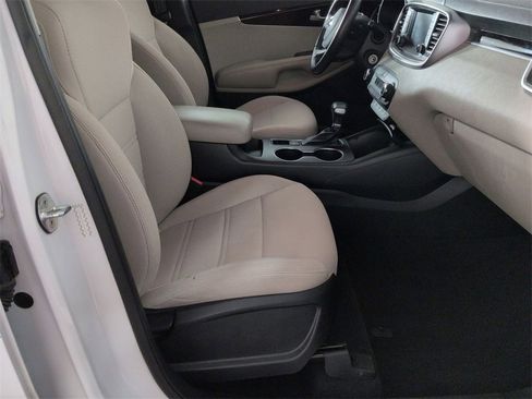 Used 2020 Kia Sorento LX w/ LX I4 Convenience Package image 24