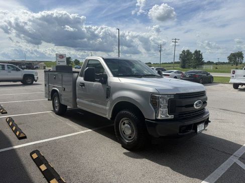 Used 2019 Ford F250 XL image 3