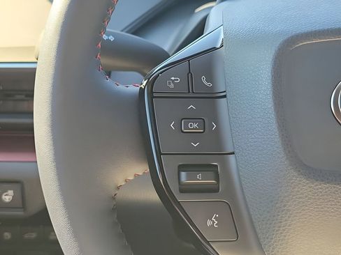 New 2026 Toyota Prius Plug-In Hybrid FWD image 35