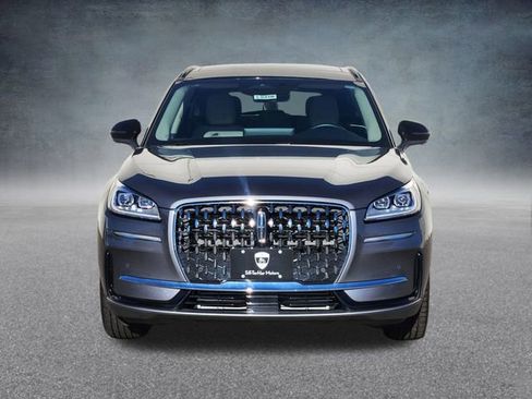 New 2025 Lincoln Corsair Reserve w/ Towing Package image 2