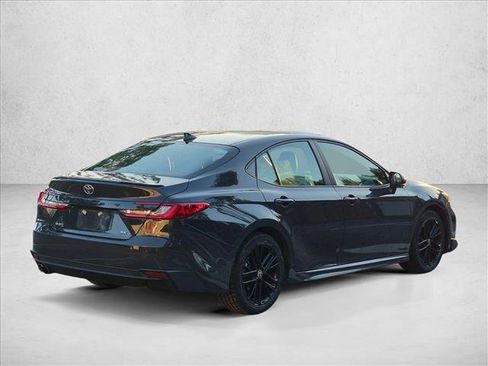 Used 2025 Toyota Camry SE FWD image 5