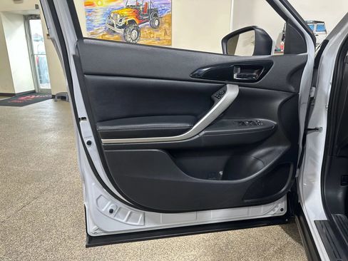 Used 2022 Mitsubishi Eclipse Cross SE image 15