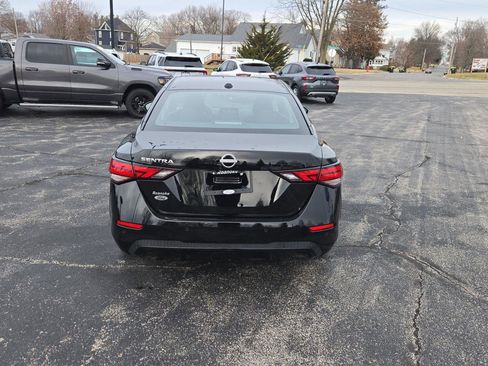 Used 2025 Nissan Sentra SV image 7