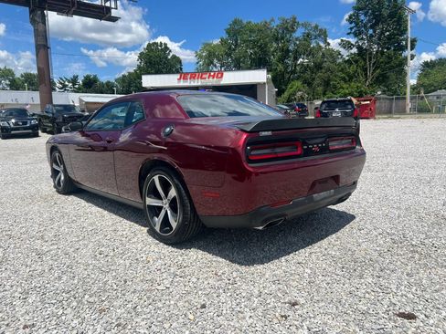 Used 2017 Dodge Challenger R/T RWD image 6