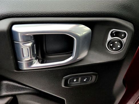 Used 2021 Jeep Wrangler Sport image 19