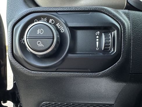 Used 2023 Jeep Gladiator Sport image 22