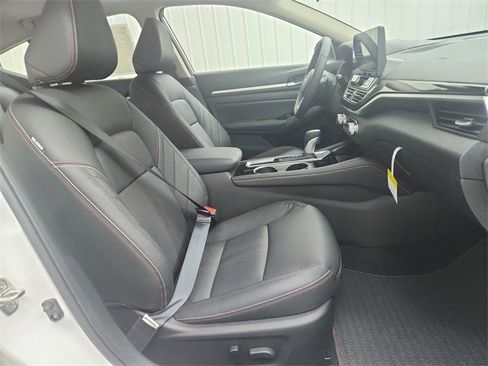 New 2025 Nissan Altima 2.5 SR w/ SR Premium Package image 40