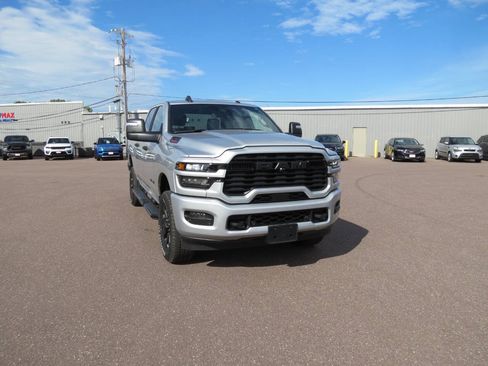 Used 2026 RAM 2500 Big Horn AWD/4WD image 3