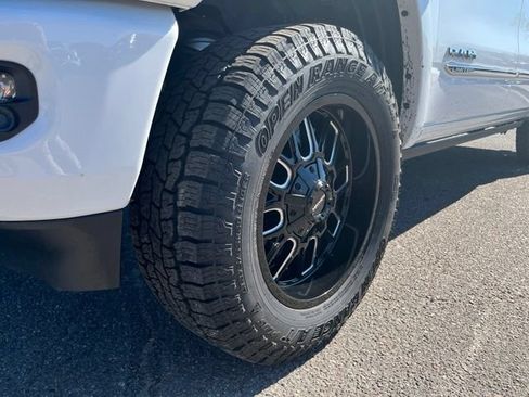 Used 2022 RAM 1500 Limited w/ Body Color Bumper Group AWD/4WD image 10