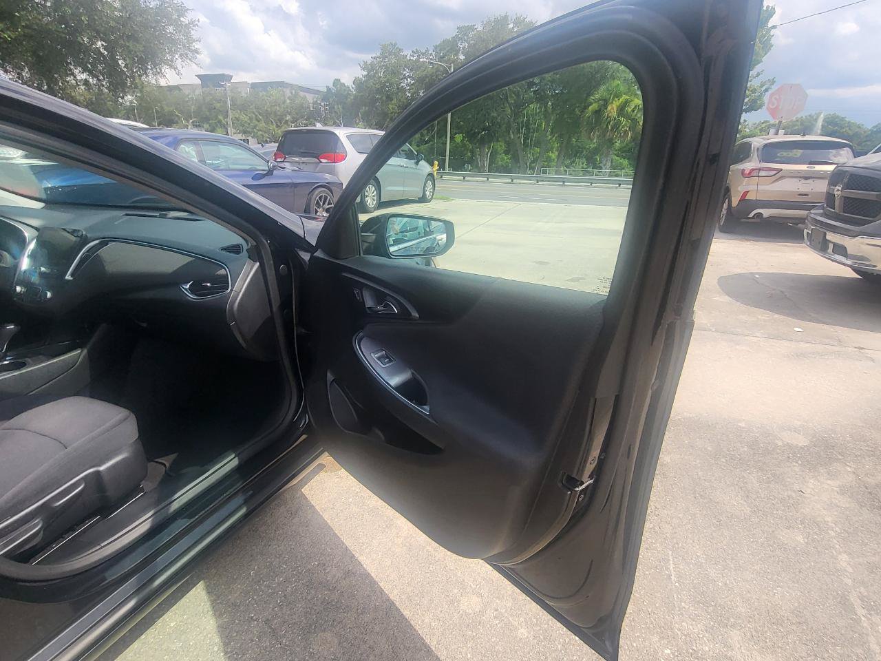 Used 2019 Chevrolet Malibu LT FWD image 18