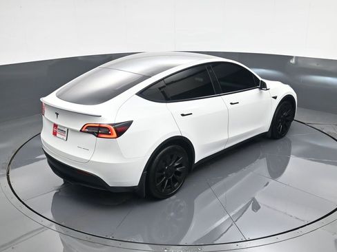 Used 2021 Tesla Model Y Long Range image 31