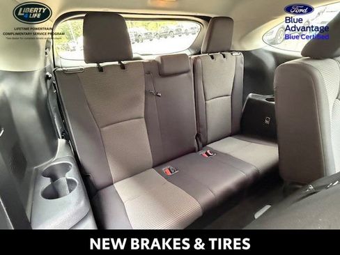 Used 2023 Toyota Highlander LE FWD image 14