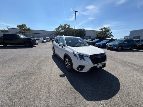 Used 2022 Subaru Forester Limited AWD/4WD image 1