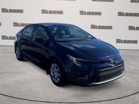 Used 2023 Toyota Corolla LE image 7