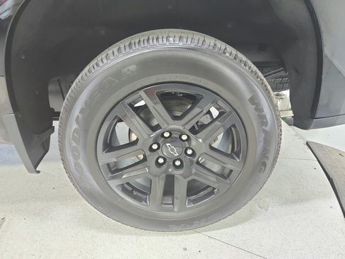 Used 2023 Chevrolet Silverado 1500 Custom AWD/4WD image 19