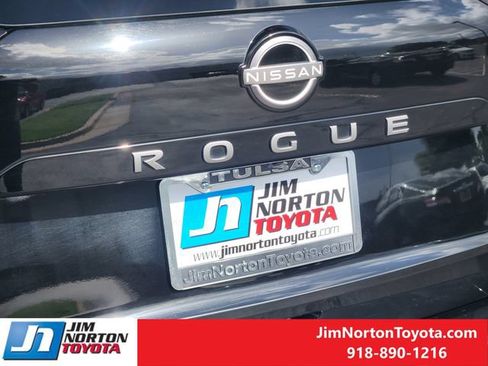 Used 2025 Nissan Rogue SV FWD image 11