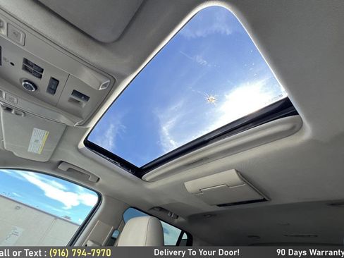 Used 2015 Cadillac Escalade Premium image 27