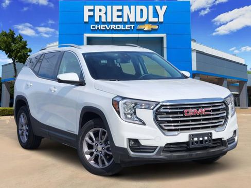 Used 2024 GMC Terrain SLT image 1