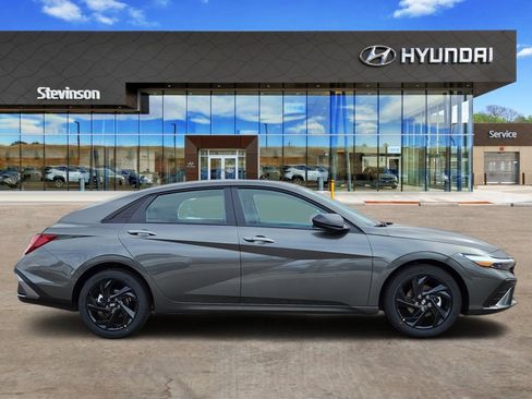 New 2026 Hyundai Elantra Sport FWD image 4