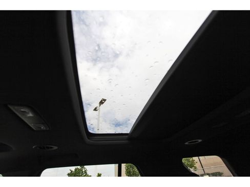 Used 2023 Chevrolet Traverse RS AWD/4WD image 16