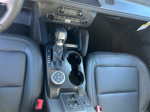 New 2025 Ford Bronco Big Bend w/ Black Diamond Package image 15