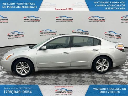 Used 2011 Nissan Altima 3.5 SR w/ 3.5SR Premium Pkg image 9