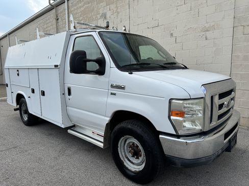 Used 2009 Ford E-350 and Econoline 350 Super Duty image 6