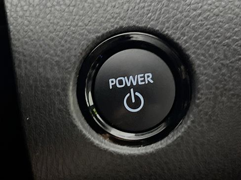Used 2025 Toyota Camry SE FWD image 23