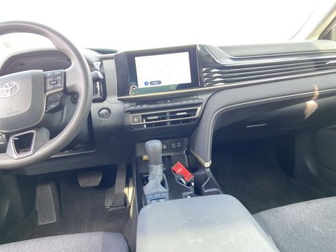 Used 2025 Toyota Camry LE image 14