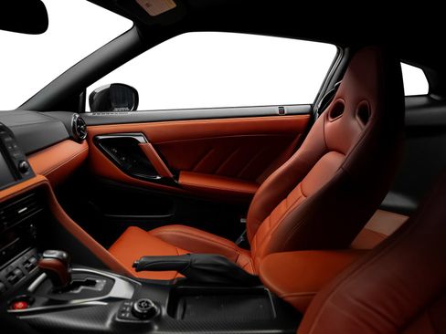 Used 2021 Nissan GT-R Premium AWD/4WD image 57