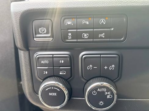 Used 2025 Chevrolet Tahoe LT AWD/4WD image 16