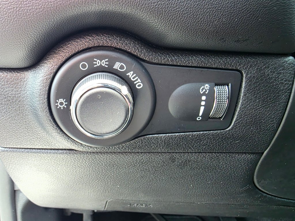 Used 2025 Dodge Durango GT RWD image 17