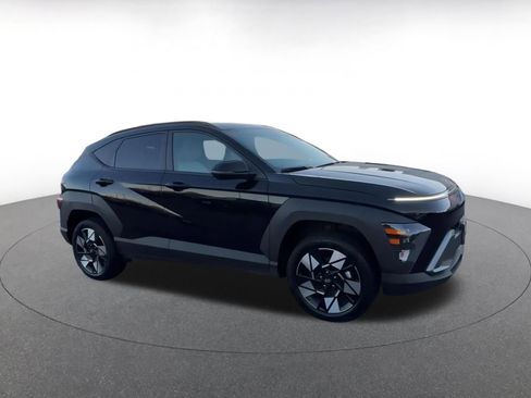 Used 2025 Hyundai Kona SEL image 2