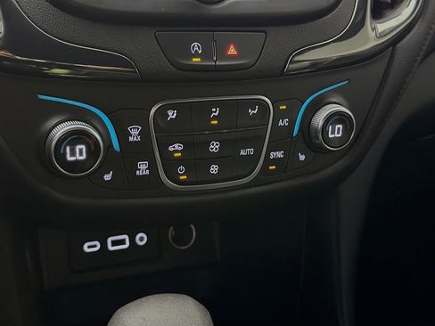 Used 2023 Chevrolet Equinox RS image 19