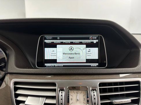 Used 2014 Mercedes-Benz E 350 4MATIC Sedan image 59