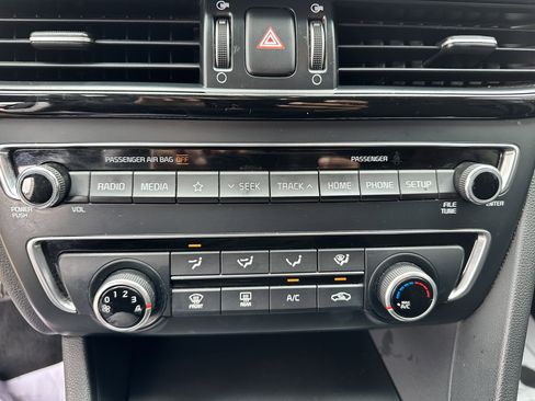 Used 2019 Kia Optima LX image 21