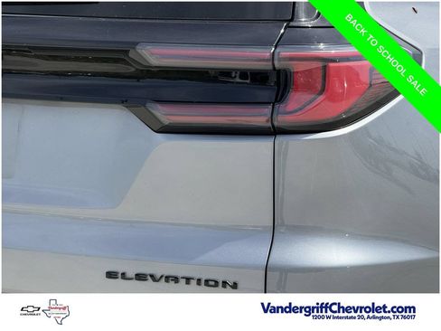 Used 2025 GMC Acadia Elevation FWD image 6