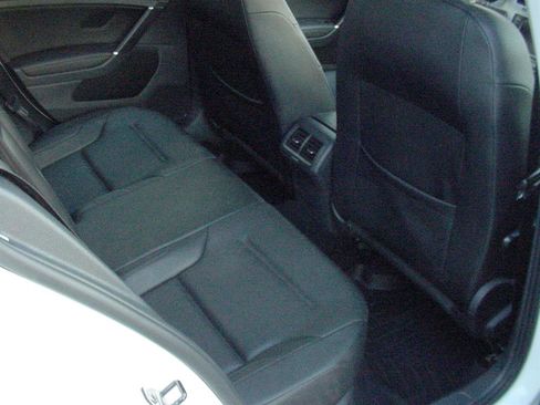 Used 2016 Volkswagen Golf Limited Edition image 42