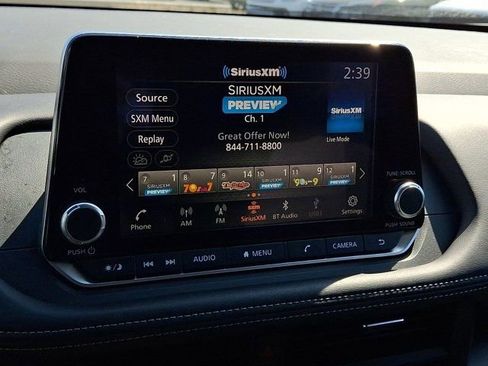 Used 2025 Nissan Rogue SV FWD image 21