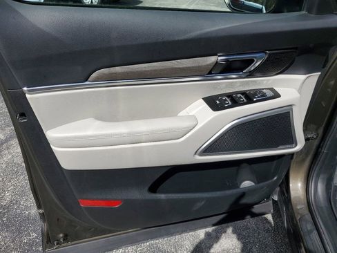 Used 2022 Kia Telluride EX w/ EX Premium Package image 15