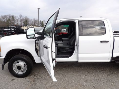 Used 2024 Ford F350 XLT w/ FX4 Off-Road Package image 13