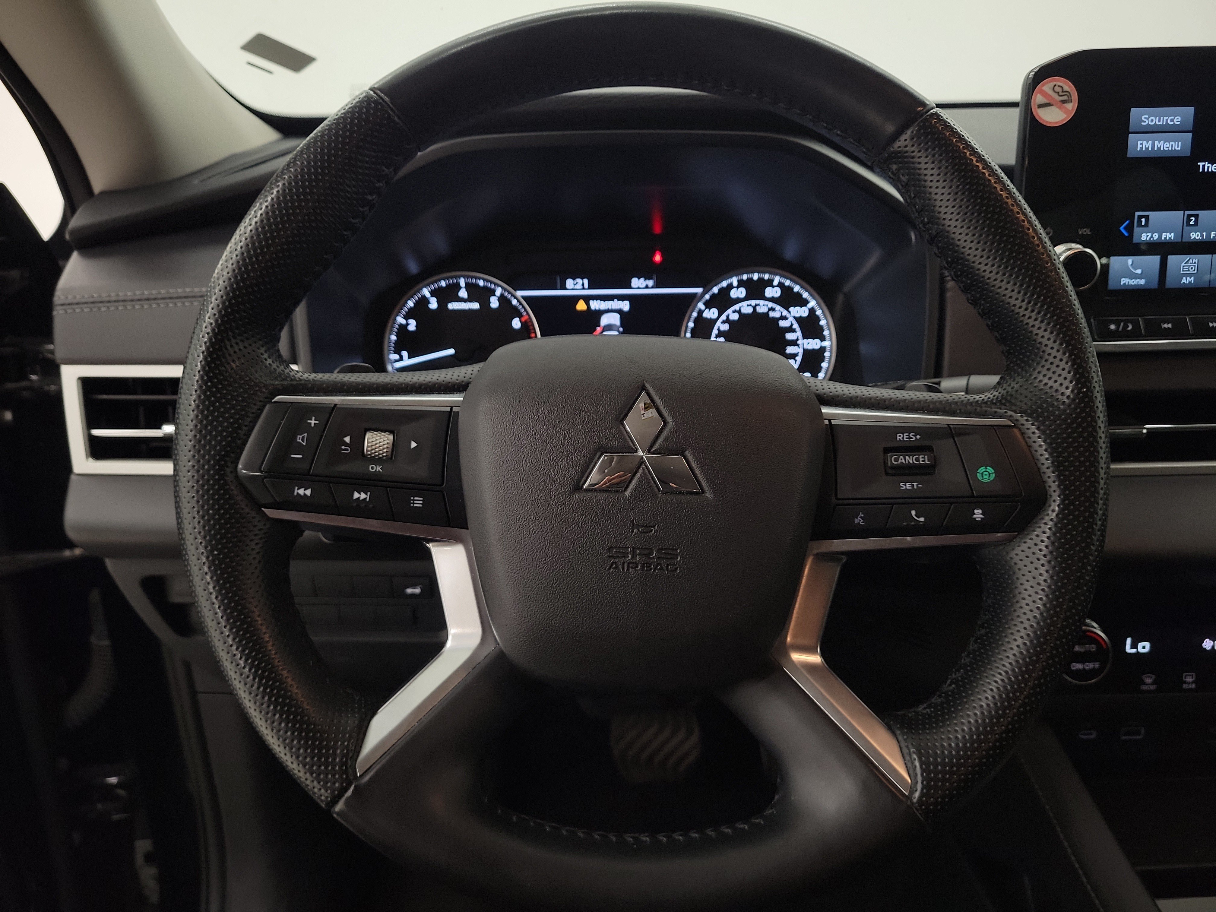 Used 2024 Mitsubishi Outlander SE AWD/4WD image 14