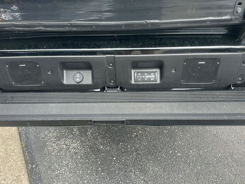 Used 2020 GMC Sierra 3500 Denali w/ Denali Ultimate Package AWD/4WD image 18