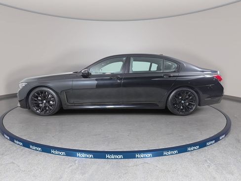 Used 2022 BMW 750i xDrive w/ Executive Package AWD/4WD image 9