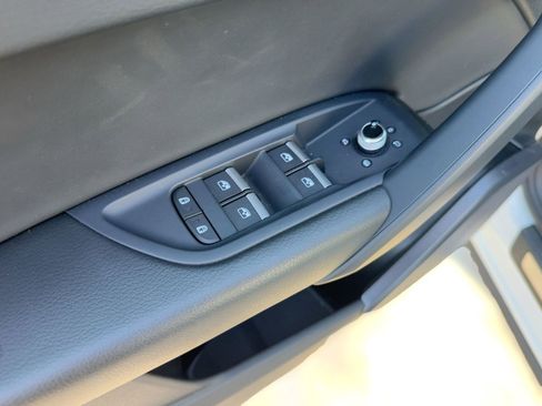 Used 2025 Audi Q5 2.0T Premium w/ Convenience Plus Package image 12