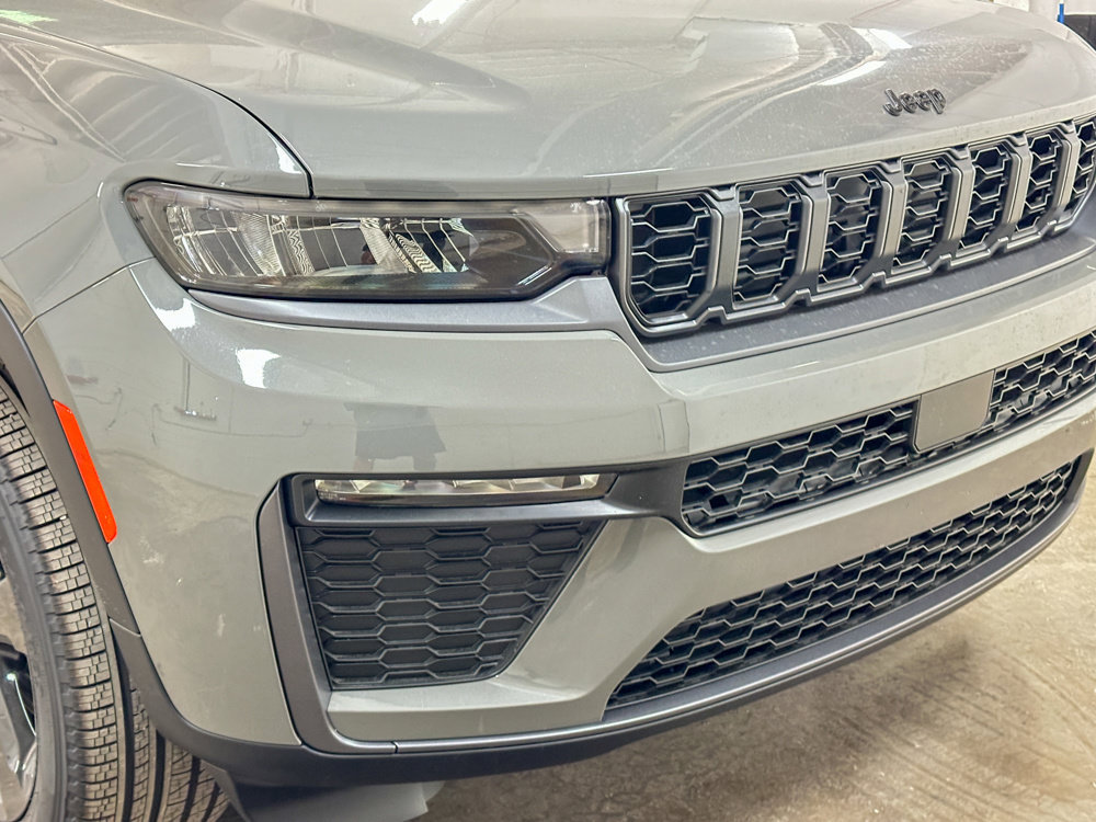 New 2027 Jeep Grand Cherokee Limited AWD/4WD image 12